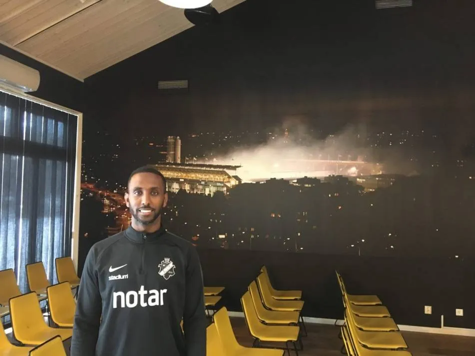 Min bild som fototapet på AIK:s träningsanläggning
