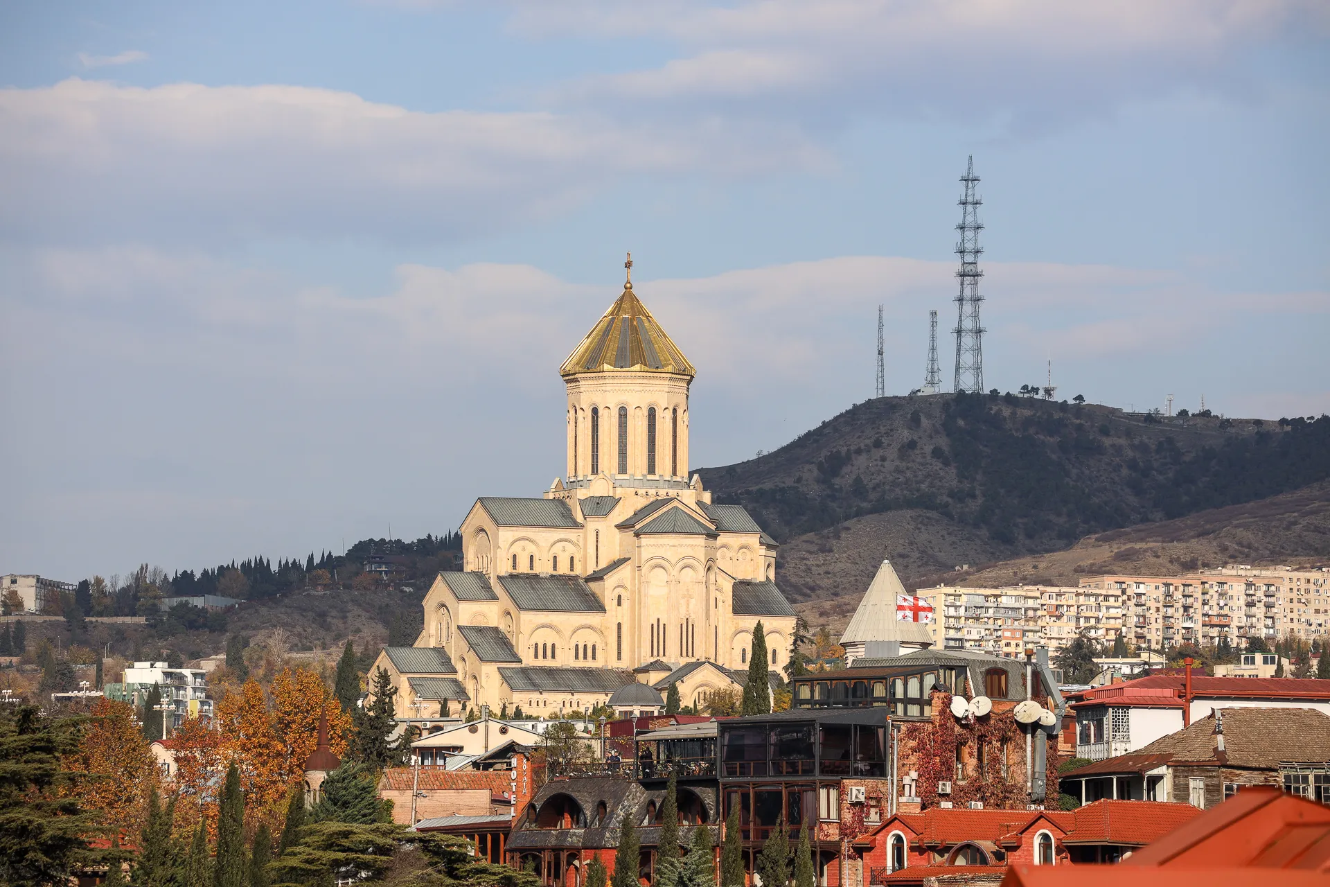 Stadsmiljö i Tbilisi, Georgien – bild 15