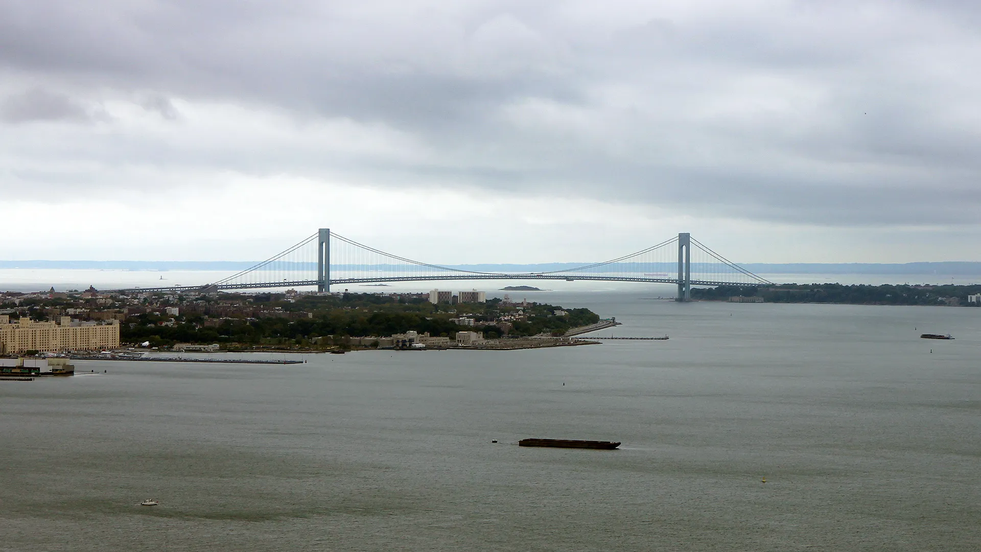 Verrazano-Narrows Bridge sedd från helikopter