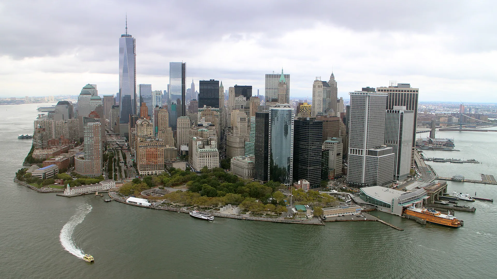 Battery Park och Financial District sedd från helikopter