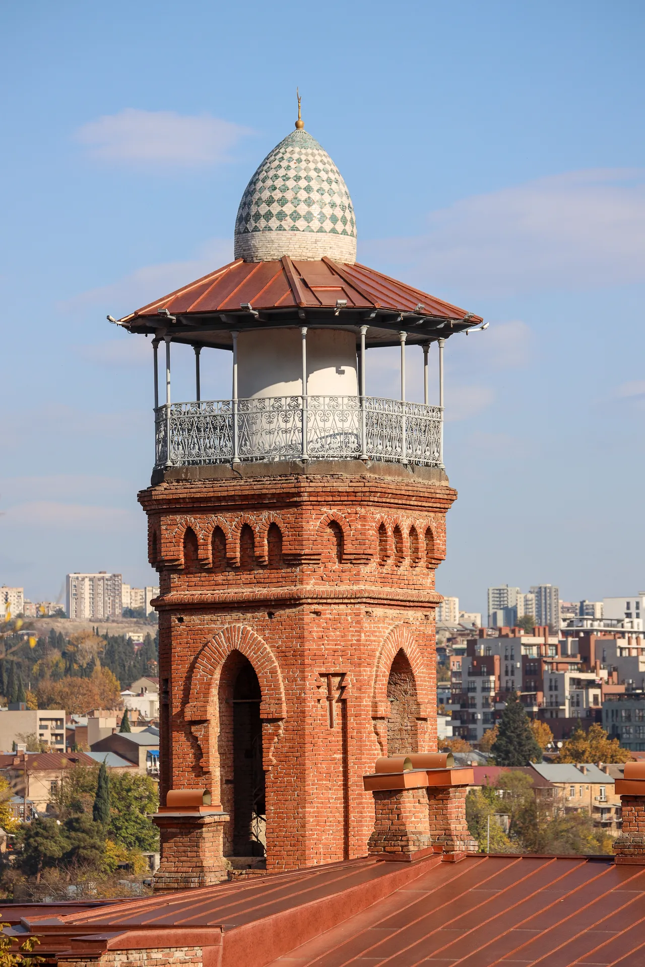 Stadsmiljö i Tbilisi, Georgien – bild 21